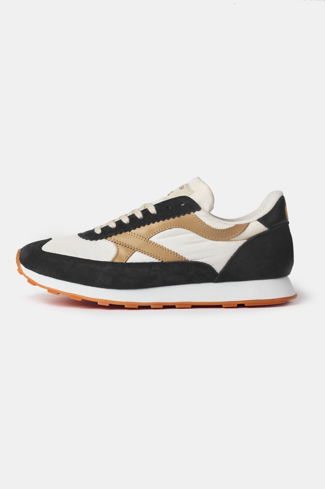 Beacon Trainer in white charcoal